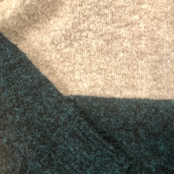 ✨5 for $25✨ American Eagle Green/Black/Gray Striped Sweater - Picture 6 of 8